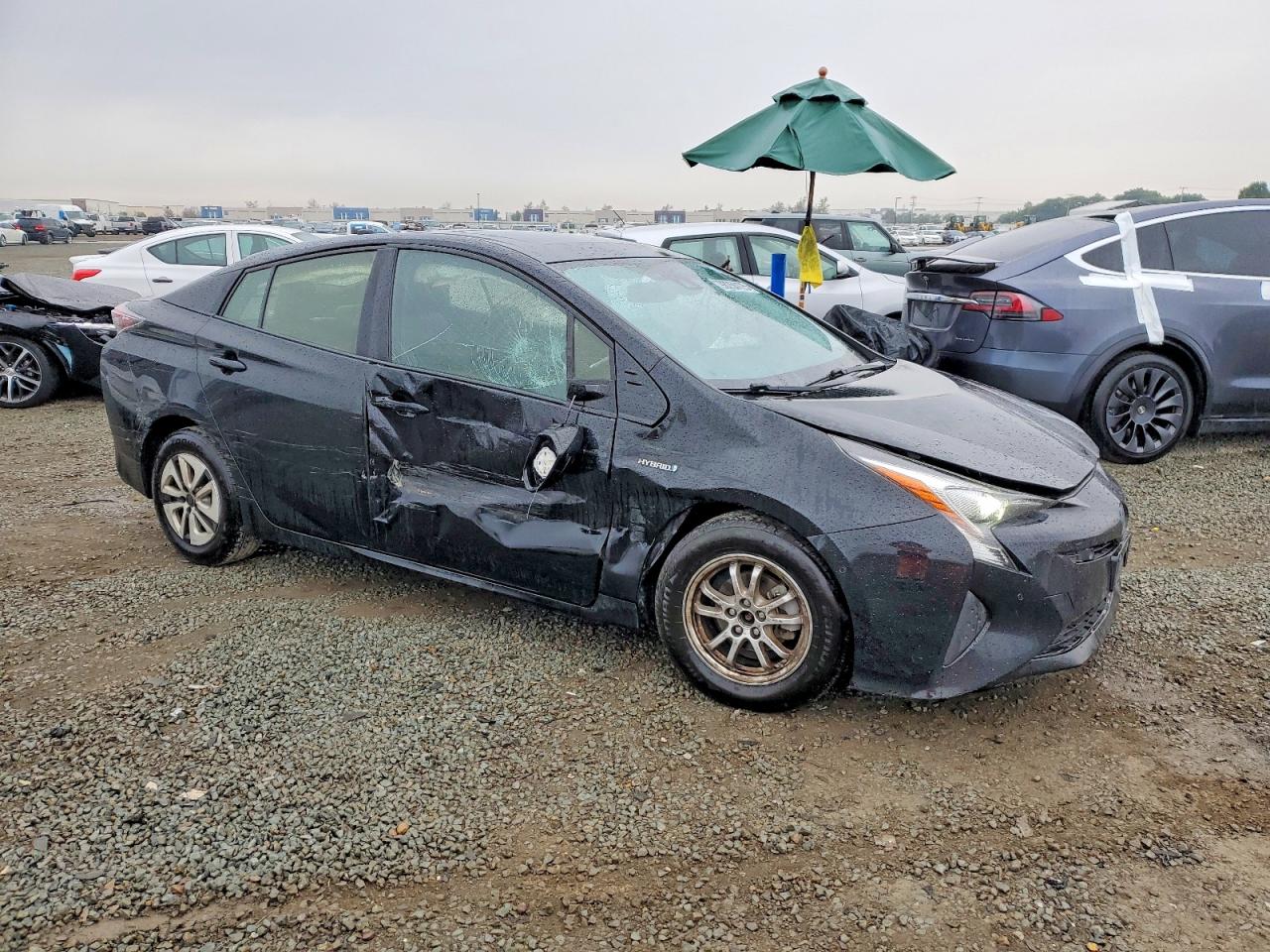 2017 TOYOTA PRIUS photo 7