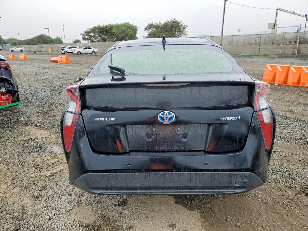 2017 TOYOTA PRIUS photo 11