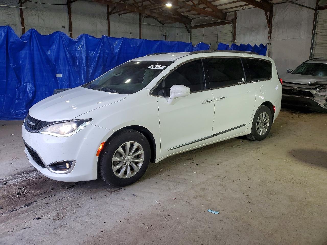 2019 CHRYSLER PACIFICA TOURING L photo 2