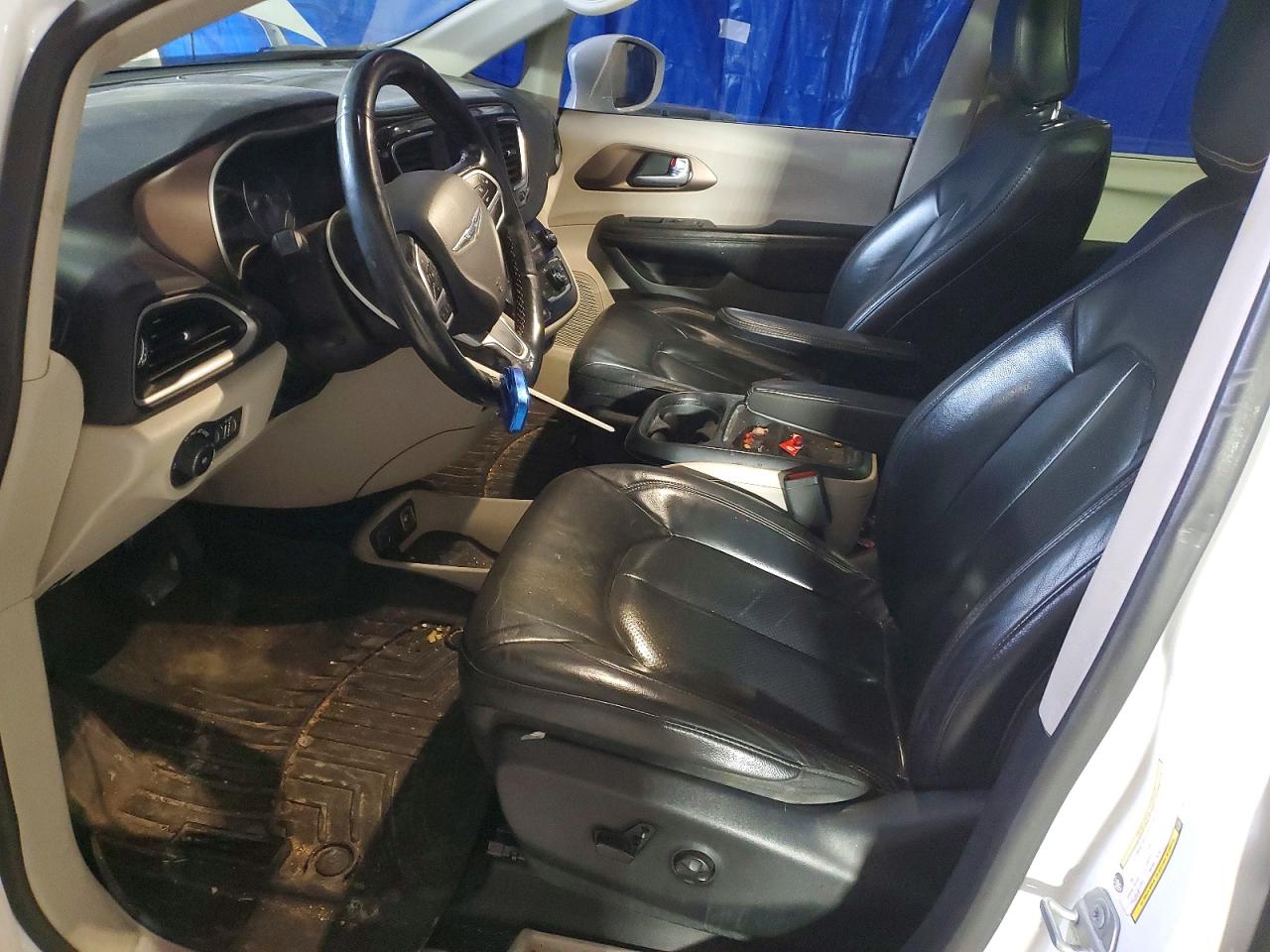 2019 CHRYSLER PACIFICA TOURING L photo 13