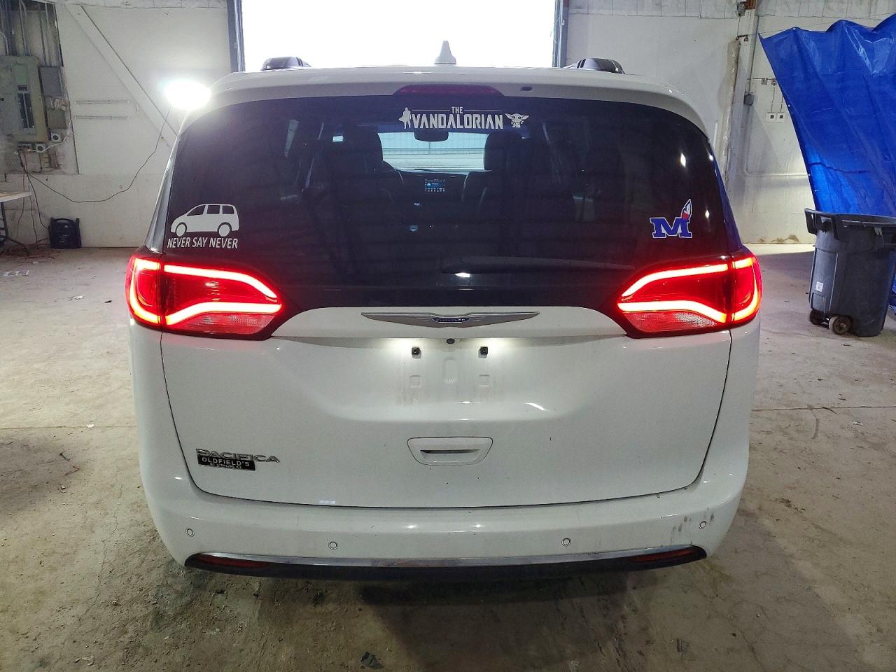 2019 CHRYSLER PACIFICA TOURING L photo 11