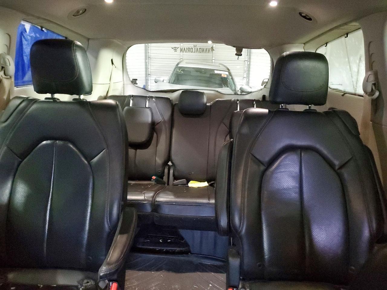 2019 CHRYSLER PACIFICA TOURING L photo 19