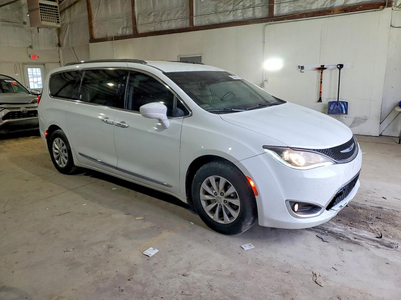 2019 CHRYSLER PACIFICA TOURING L photo 7