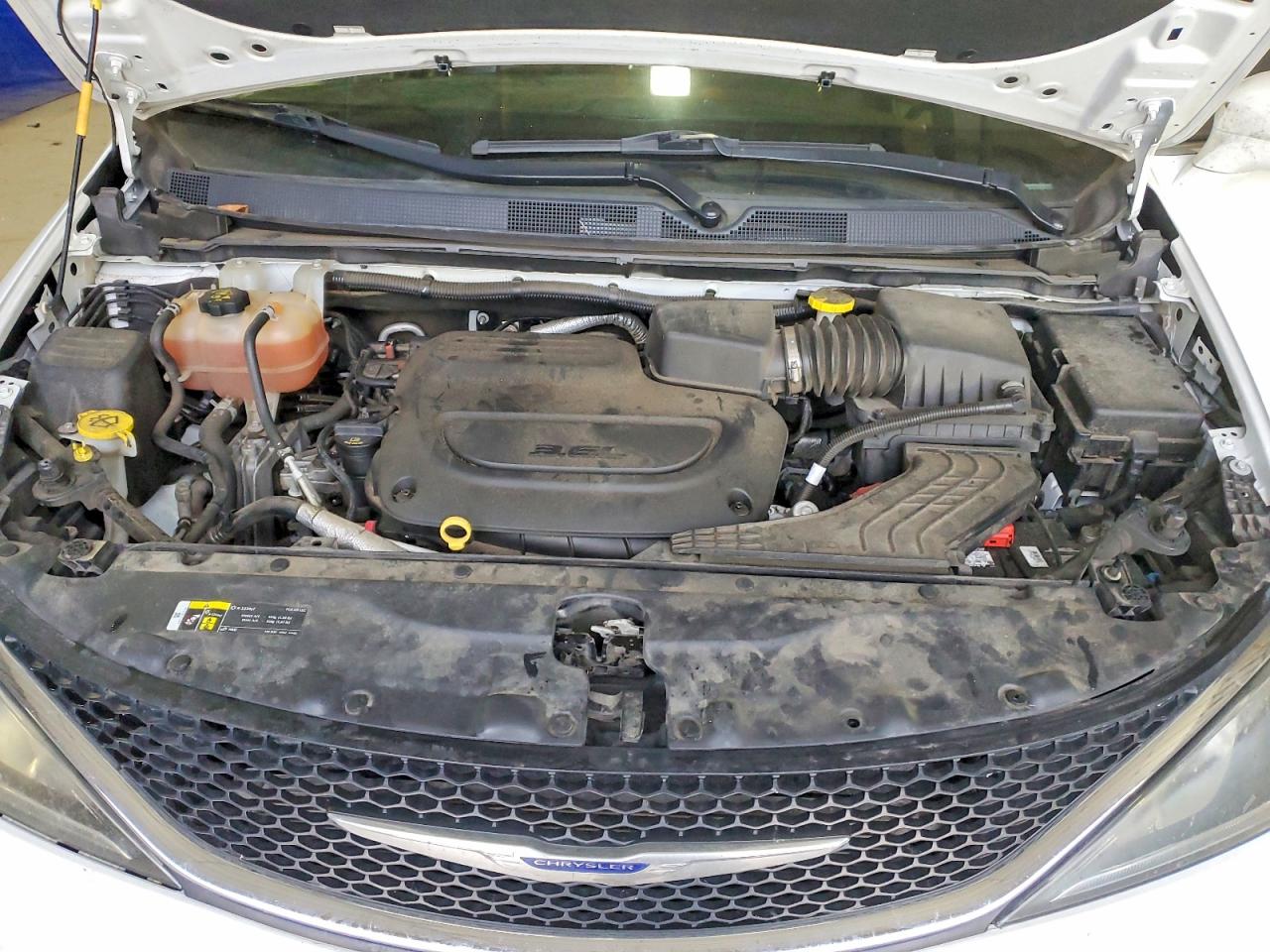 2019 CHRYSLER PACIFICA TOURING L photo 23