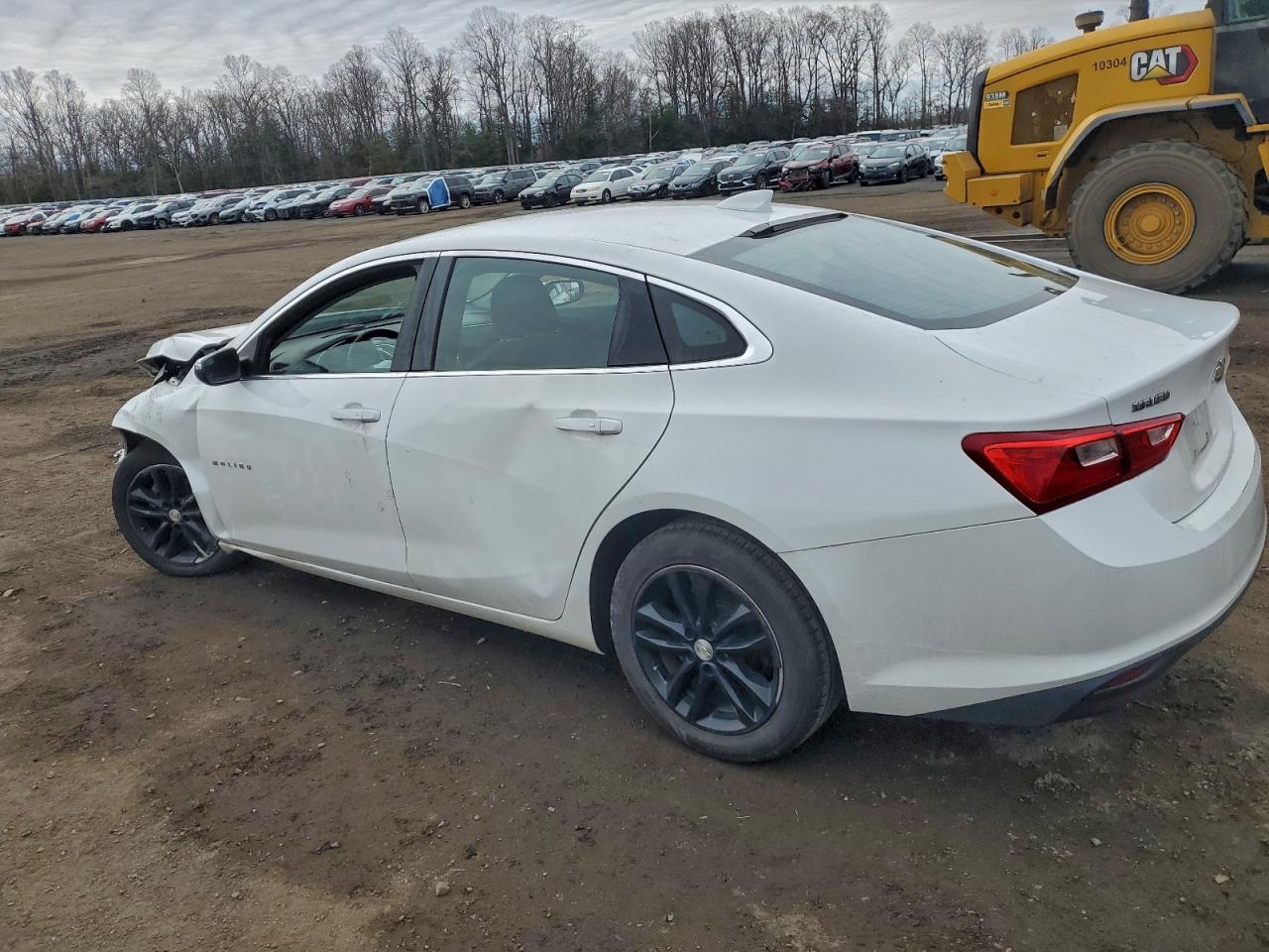 2017 CHEVROLET MALIBU LT photo 4