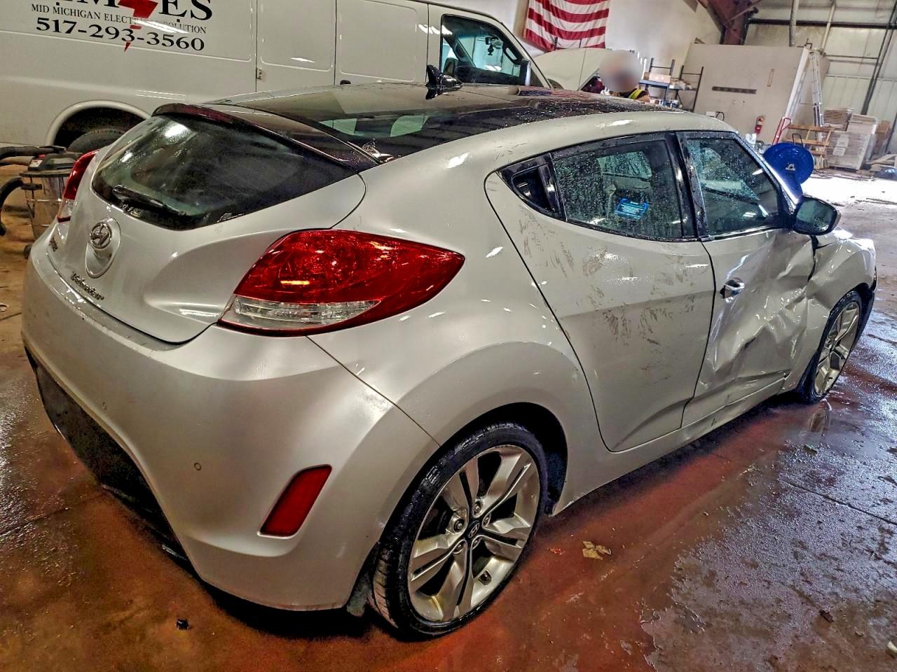 2013 HYUNDAI VELOSTER photo 5