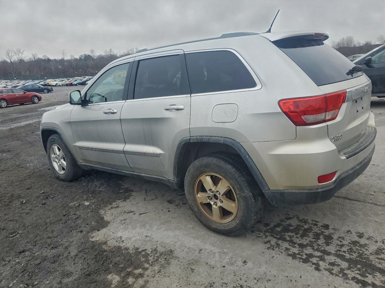 2011 JEEP GRAND CHEROKEE LAREDO photo 2