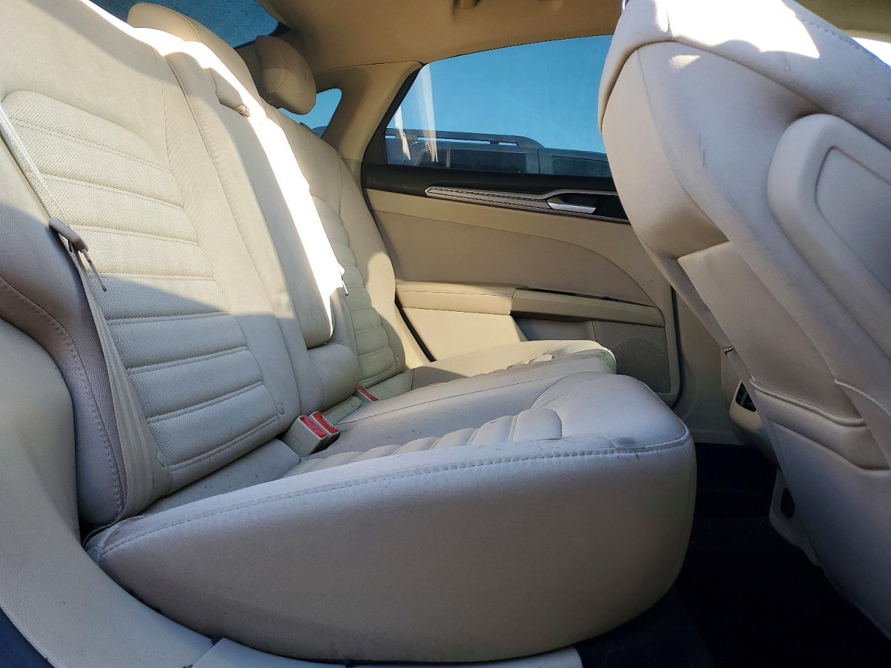 2013 FORD FUSION SE photo 10