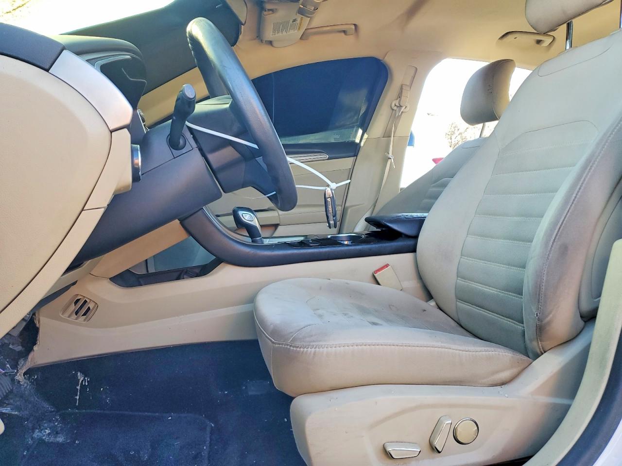 2013 FORD FUSION SE photo 7