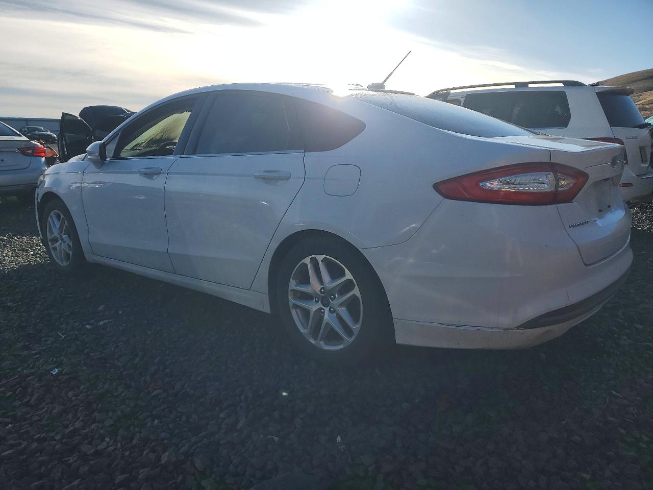 2013 FORD FUSION SE photo 2