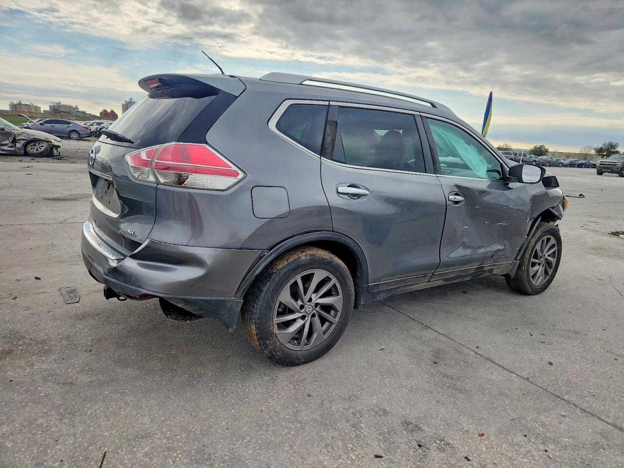 2016 NISSAN ROGUE S photo 3