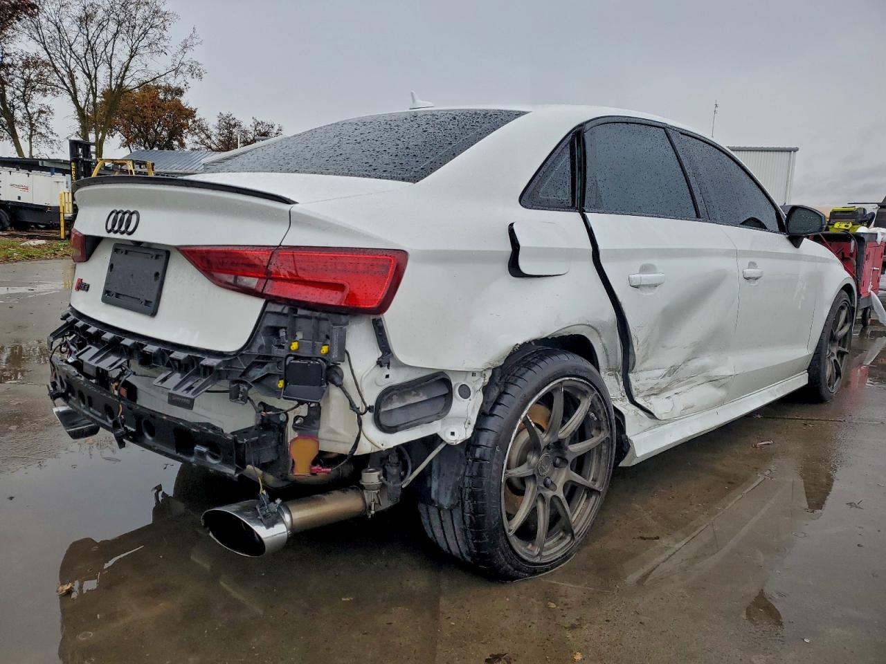 2018 AUDI RS3 photo 3