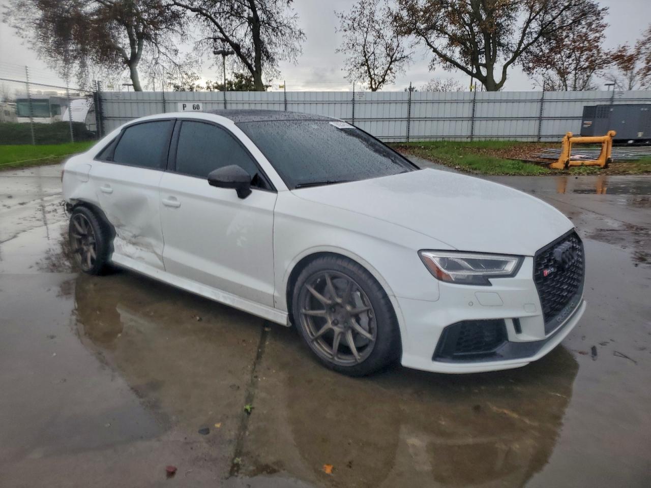2018 AUDI RS3 photo 4