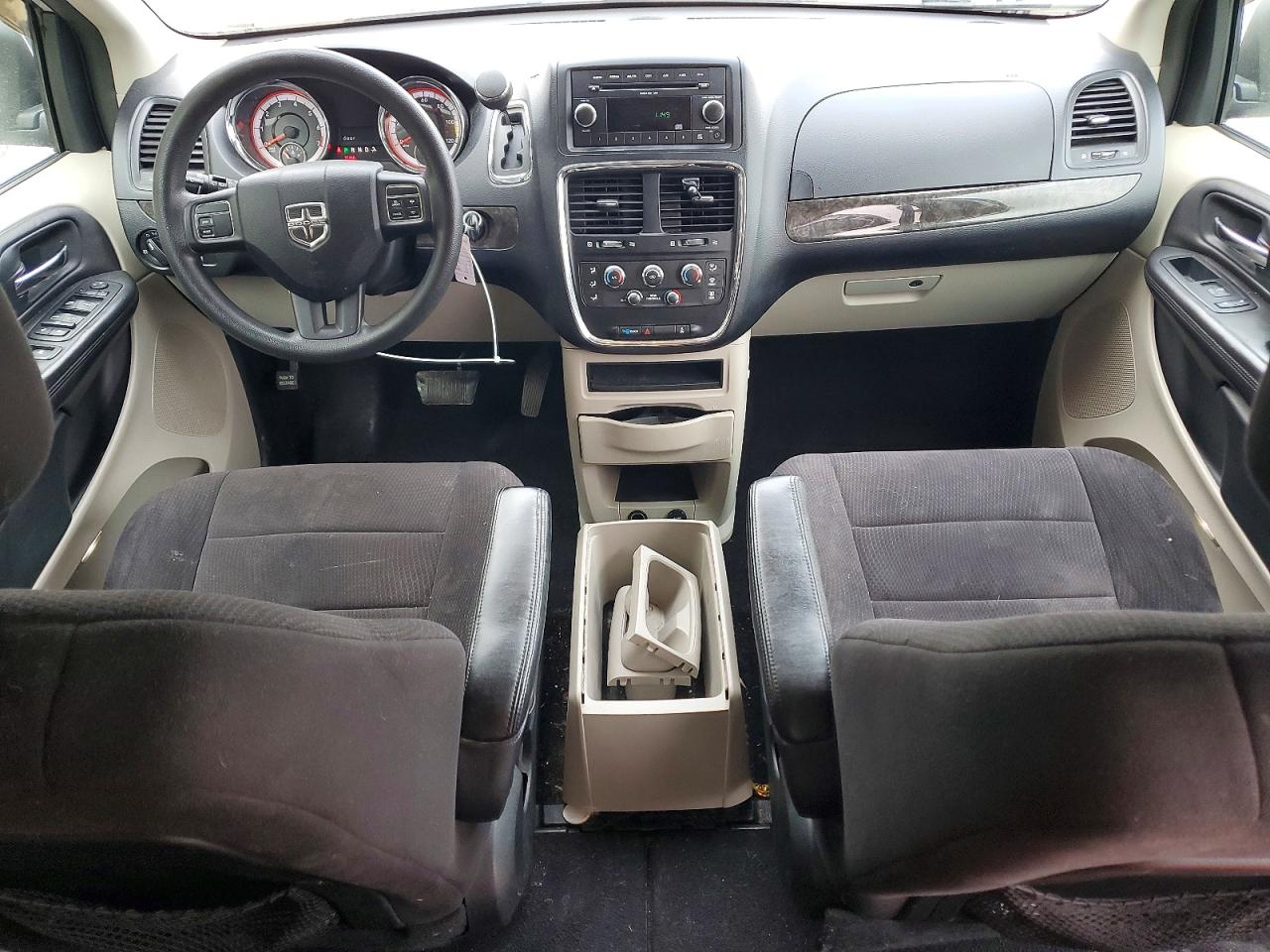 2011 DODGE GRAND CARAVAN MAINSTREET photo 22