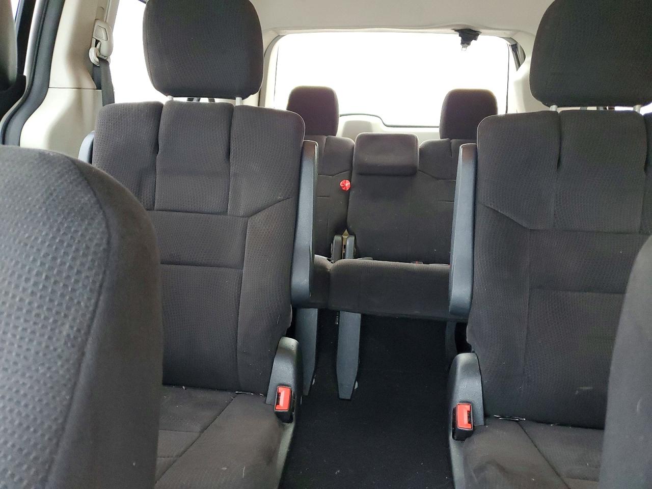 2011 DODGE GRAND CARAVAN MAINSTREET photo 28