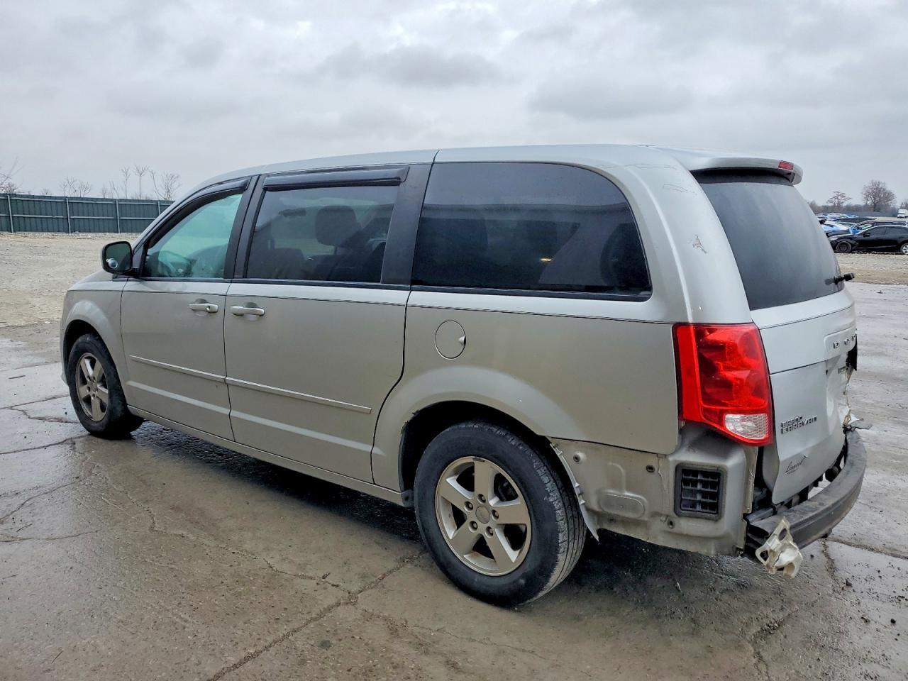 2011 DODGE GRAND CARAVAN MAINSTREET photo 4