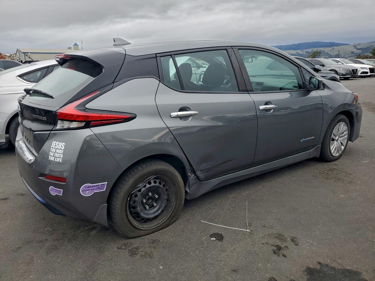 2019 NISSAN LEAF S photo 3
