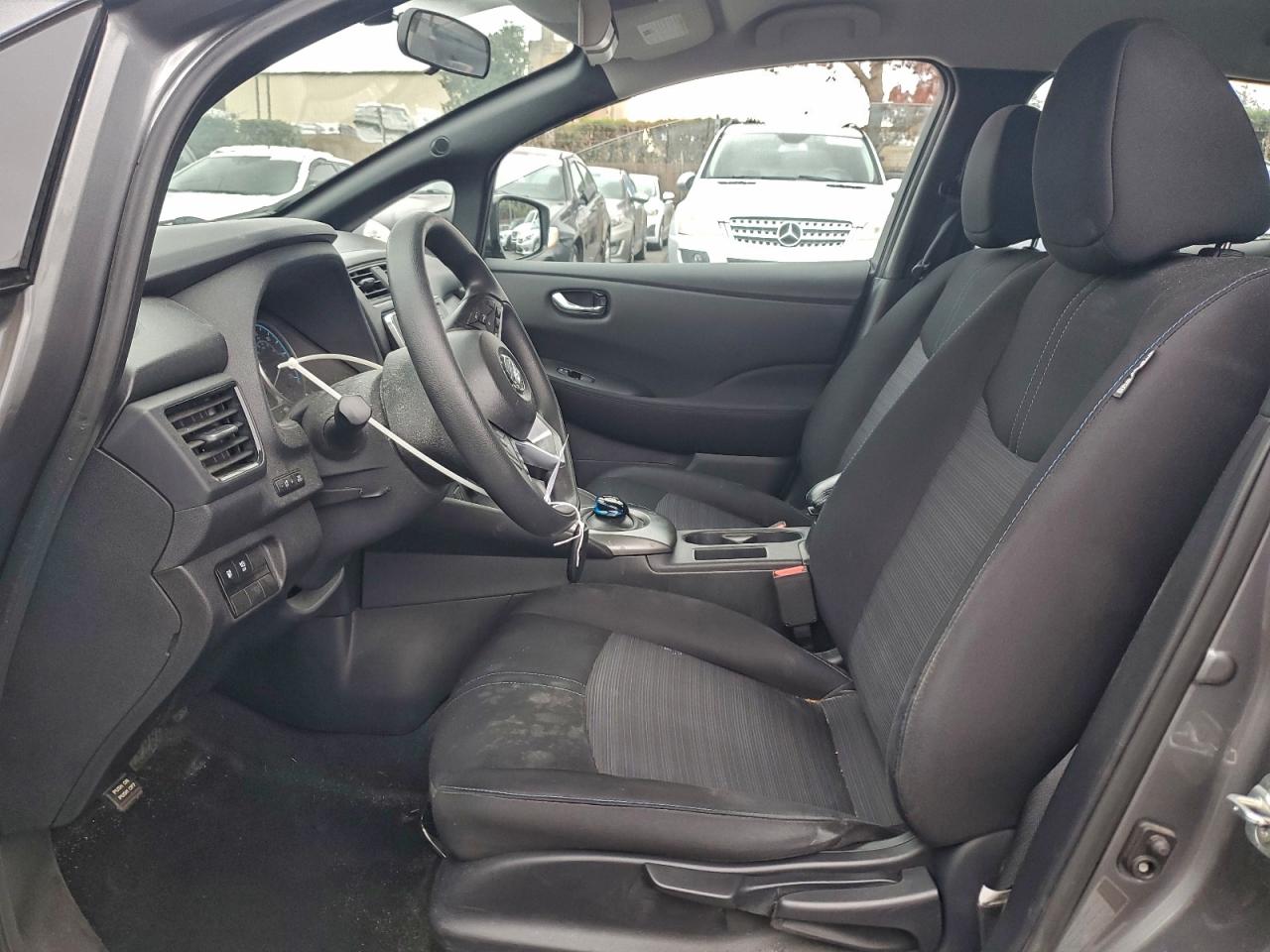 2019 NISSAN LEAF S photo 7
