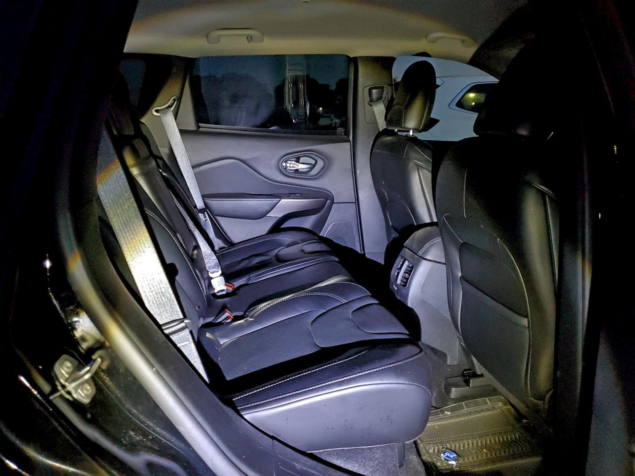 2019 JEEP CHEROKEE LIMITED photo 11