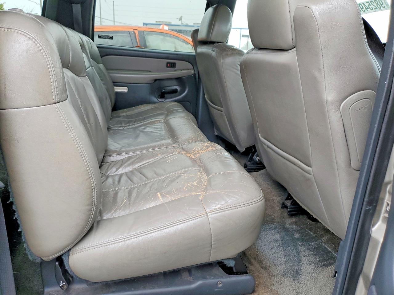 2000 CHEVROLET SUBURBAN C1500 photo 11