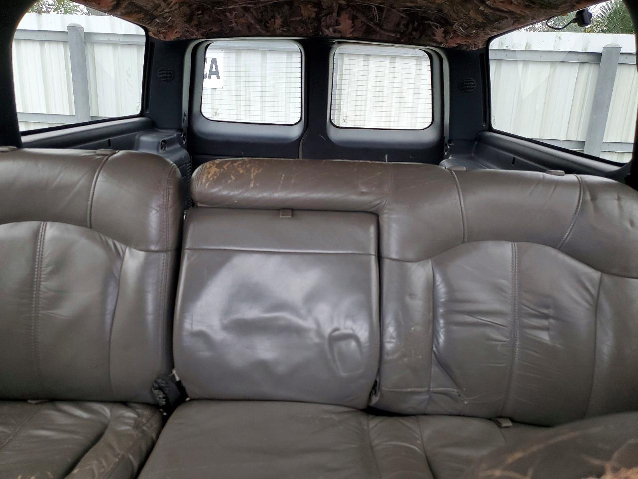 2000 CHEVROLET SUBURBAN C1500 photo 10