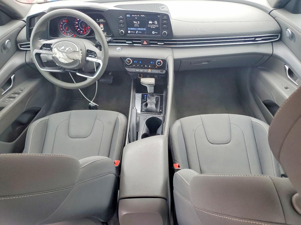 2023 HYUNDAI ELANTRA SEL photo 8