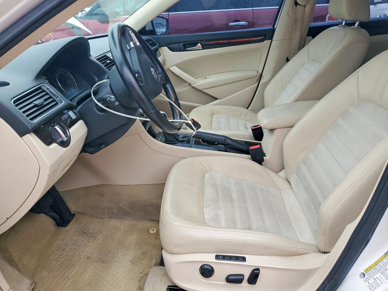 2014 VOLKSWAGEN PASSAT SEL photo 7