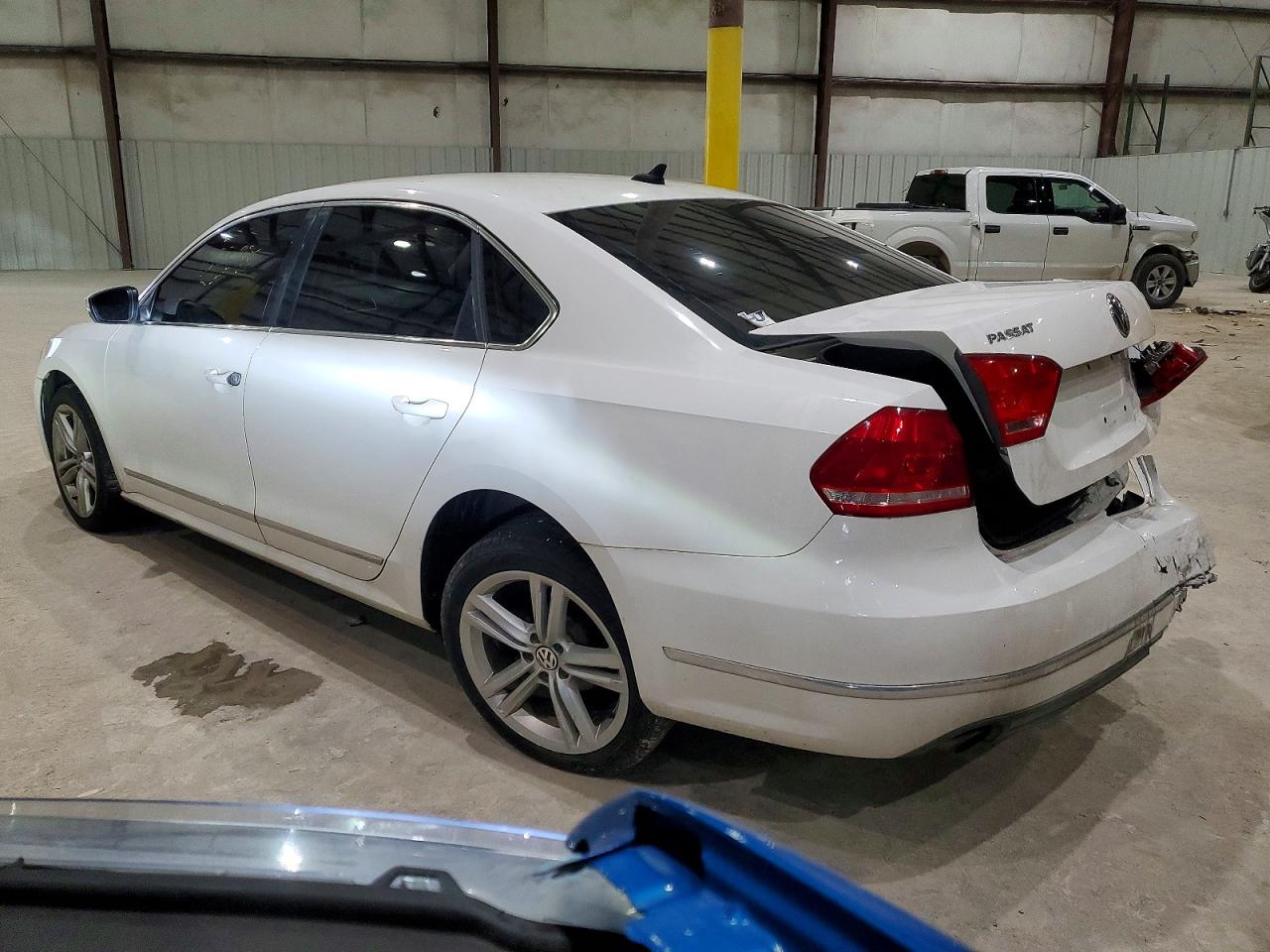 2014 VOLKSWAGEN PASSAT SEL photo 2