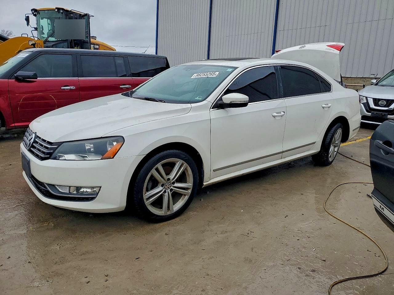 2014 VOLKSWAGEN PASSAT