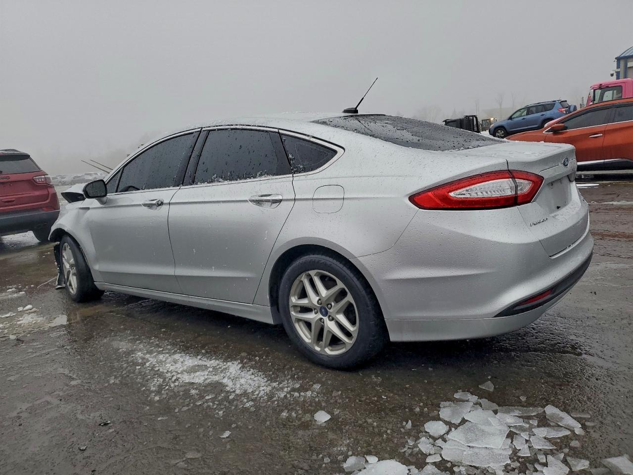 2014 FORD FUSION SE photo 2