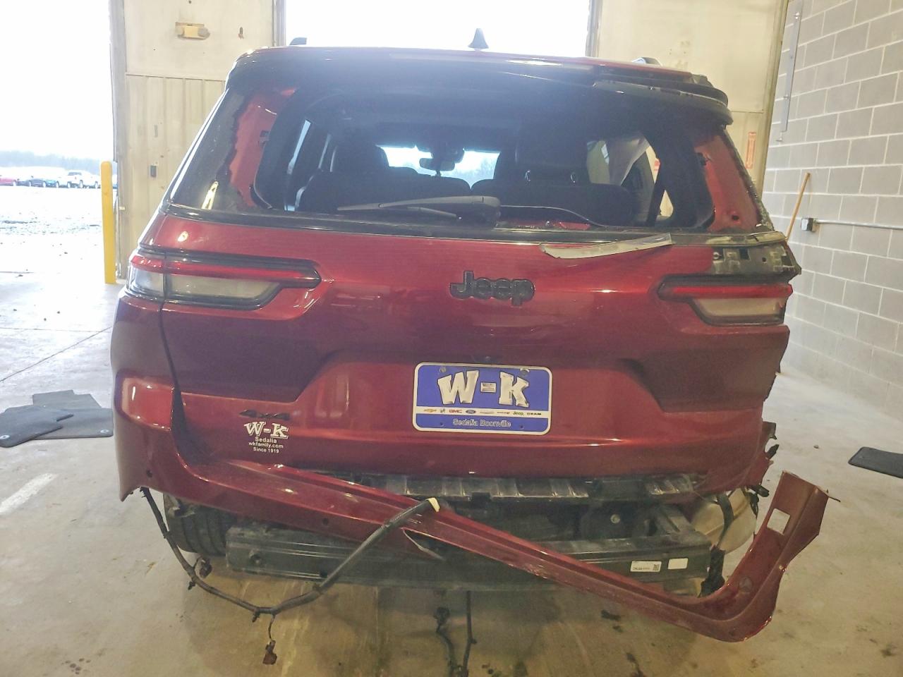 2023 JEEP GRAND CHEROKEE L LAREDO photo 6