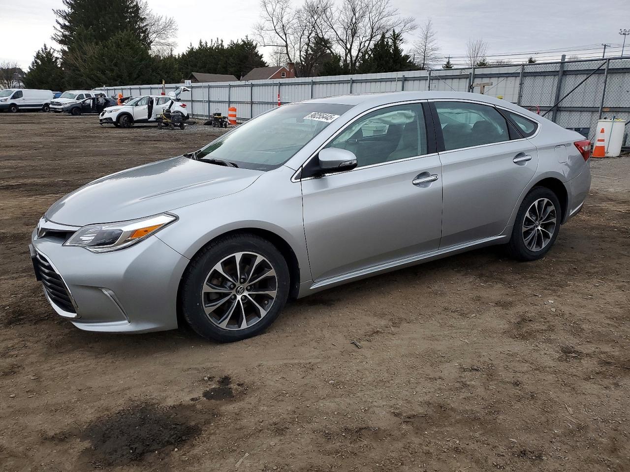 2016 TOYOTA AVALON