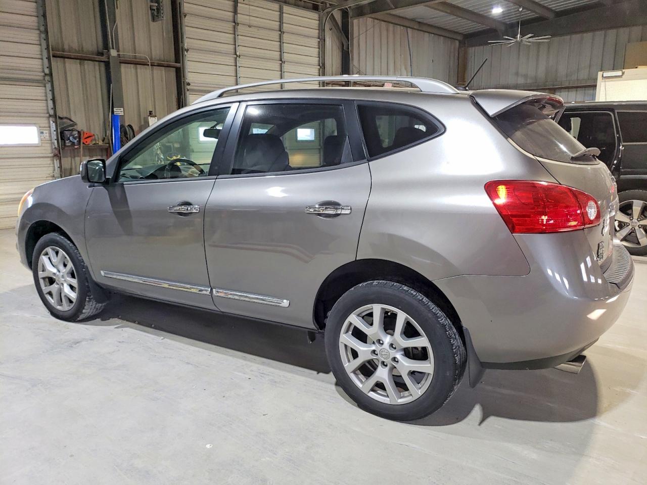 2011 NISSAN ROGUE S photo 2