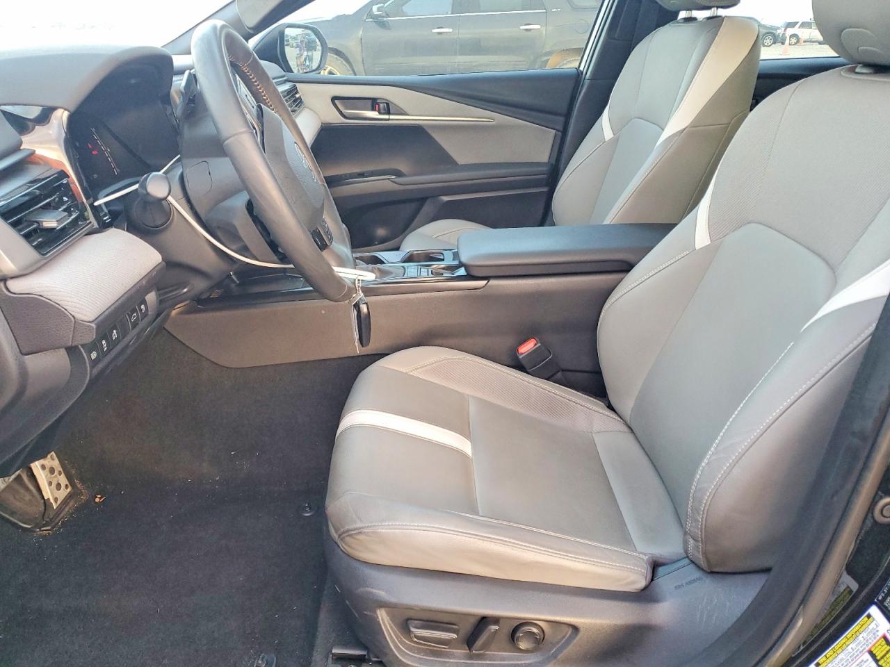 2025 TOYOTA CAMRY XSE photo 7