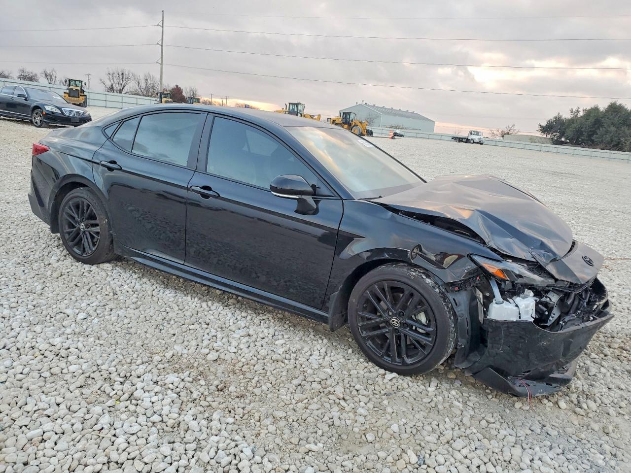 2025 TOYOTA CAMRY XSE photo 4