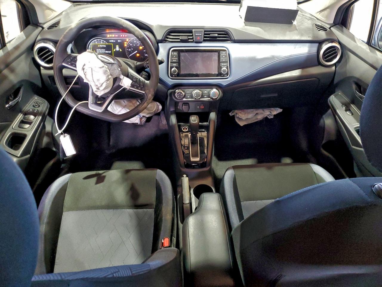 2025 NISSAN VERSA SV photo 8