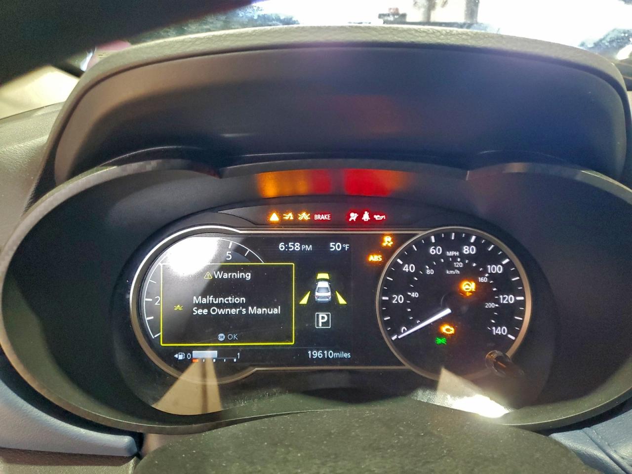 2025 NISSAN VERSA SV photo 9