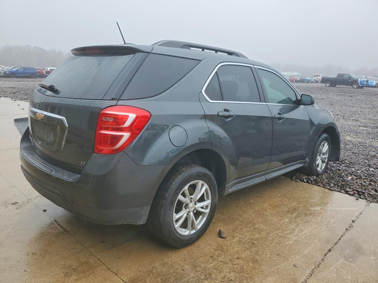 2017 CHEVROLET EQUINOX LT photo 3