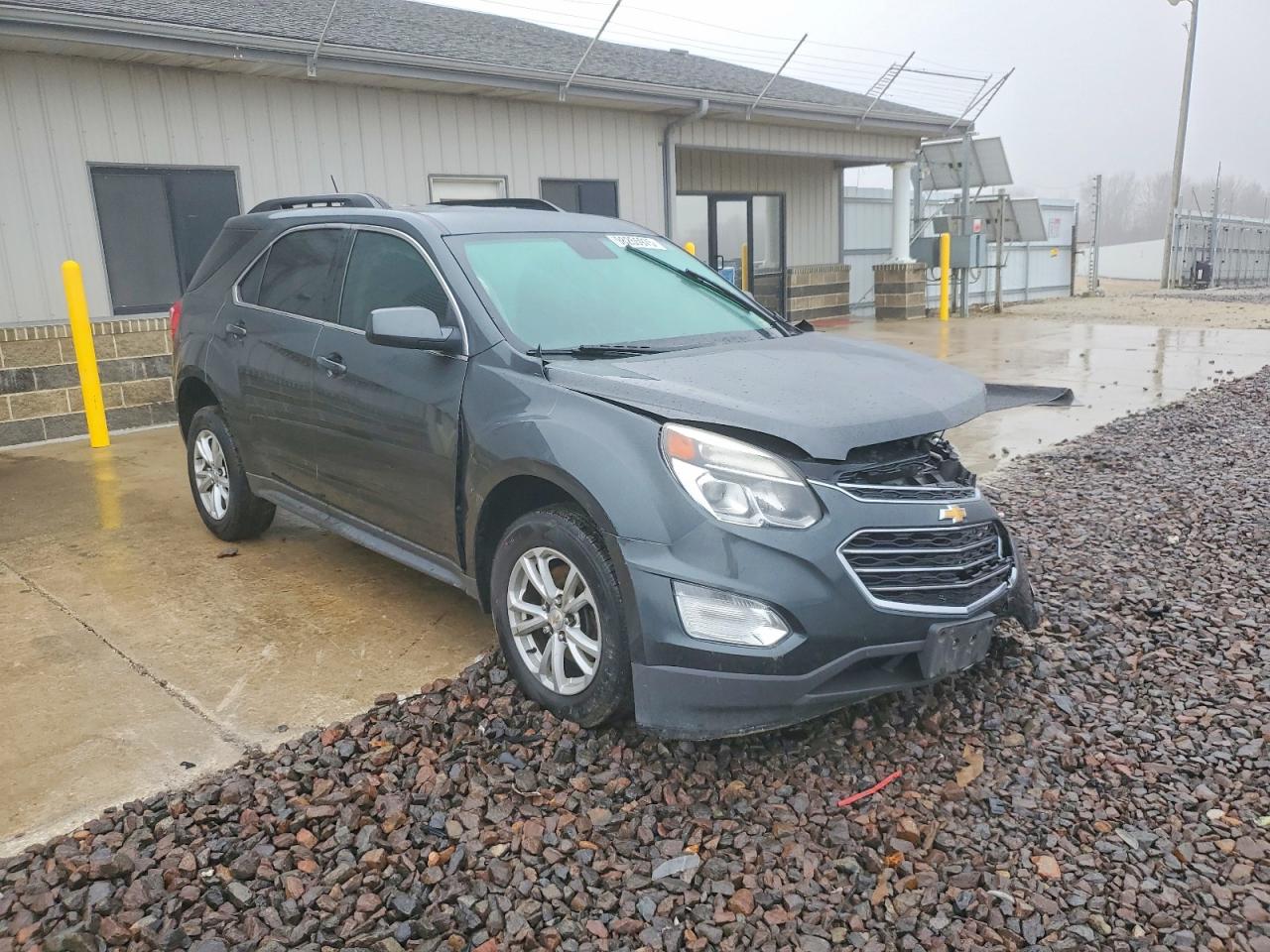2017 CHEVROLET EQUINOX LT photo 4