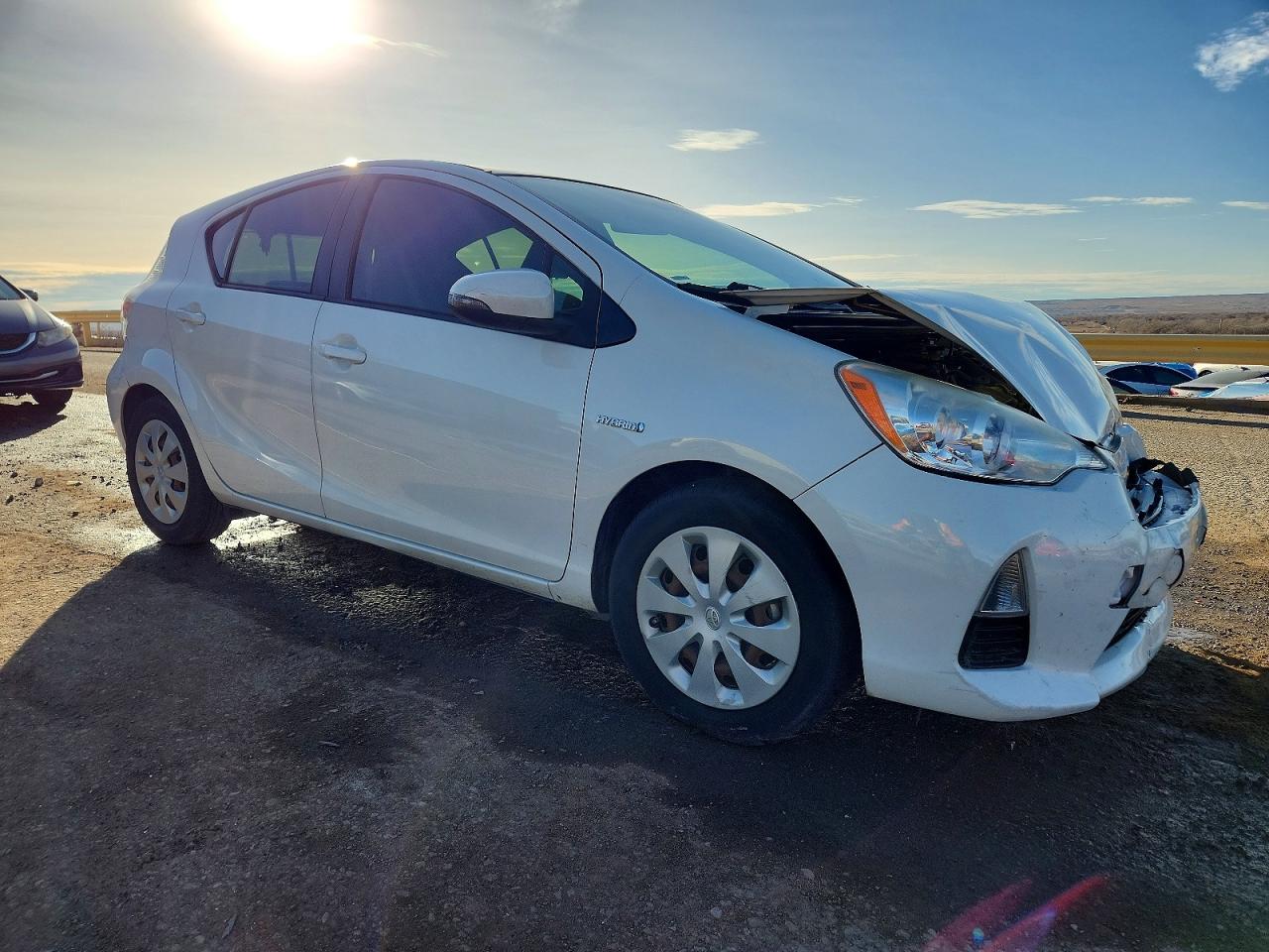 2013 TOYOTA PRIUS C TWO photo 4