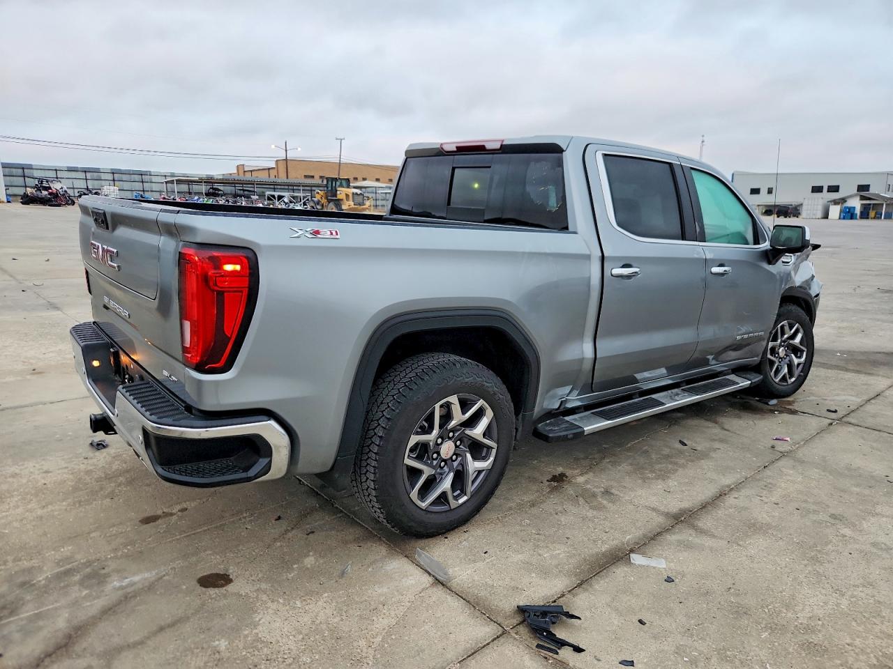 2025 GMC SIERRA K1500 SLT photo 7