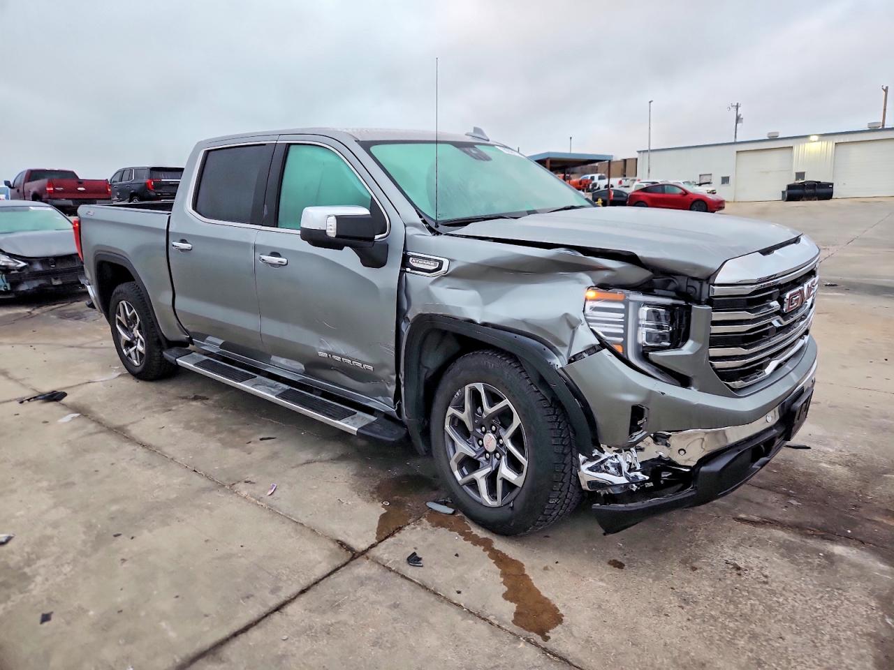 2025 GMC SIERRA K1500 SLT photo 10