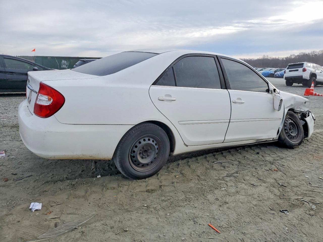 2003 TOYOTA CAMRY LE photo 3