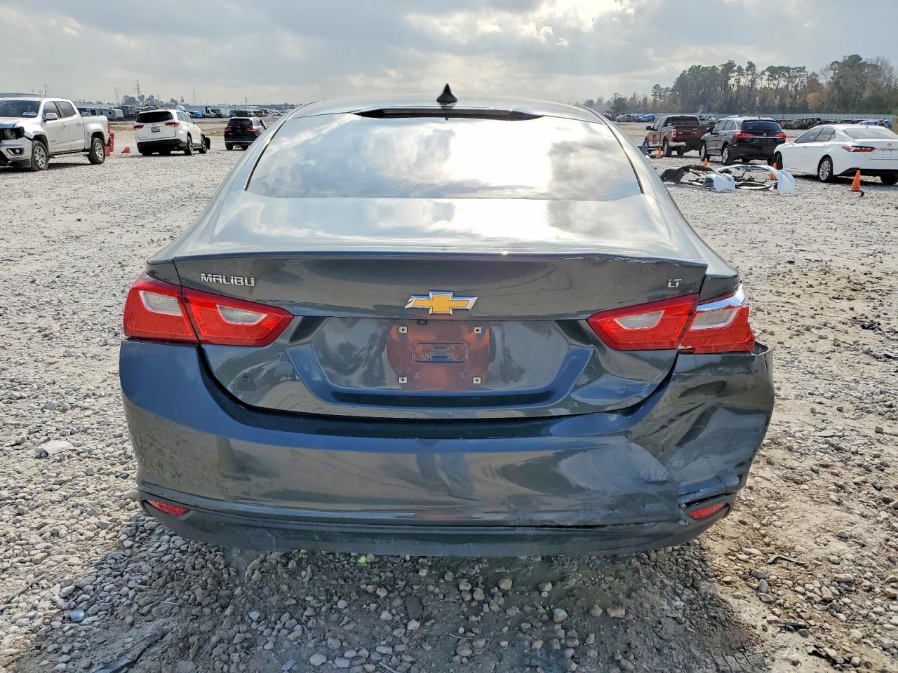 2018 CHEVROLET MALIBU LT photo 6