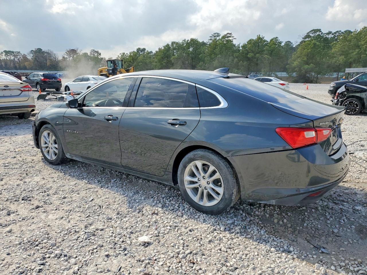 2018 CHEVROLET MALIBU LT photo 2
