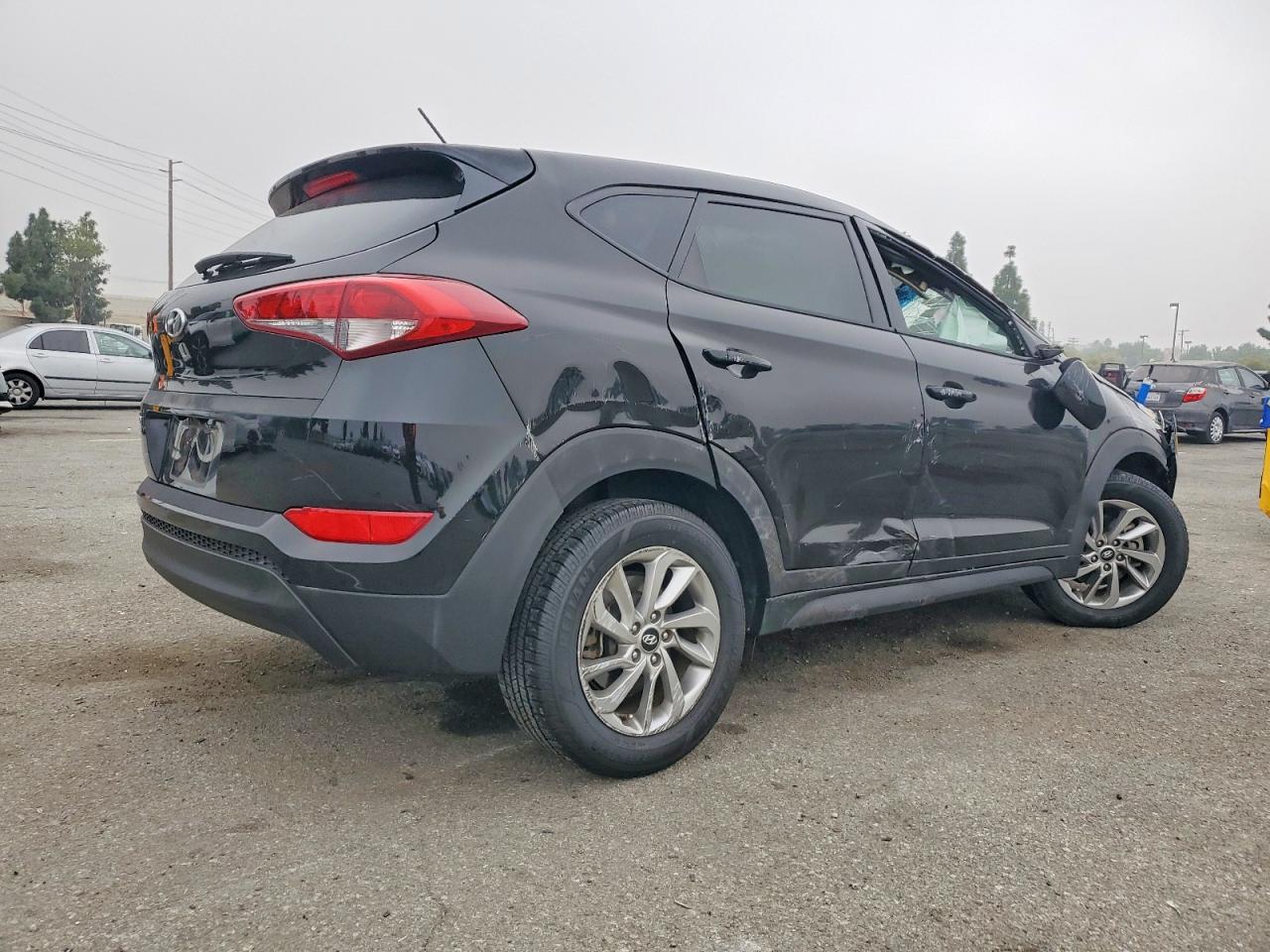 2018 HYUNDAI TUCSON SE photo 5