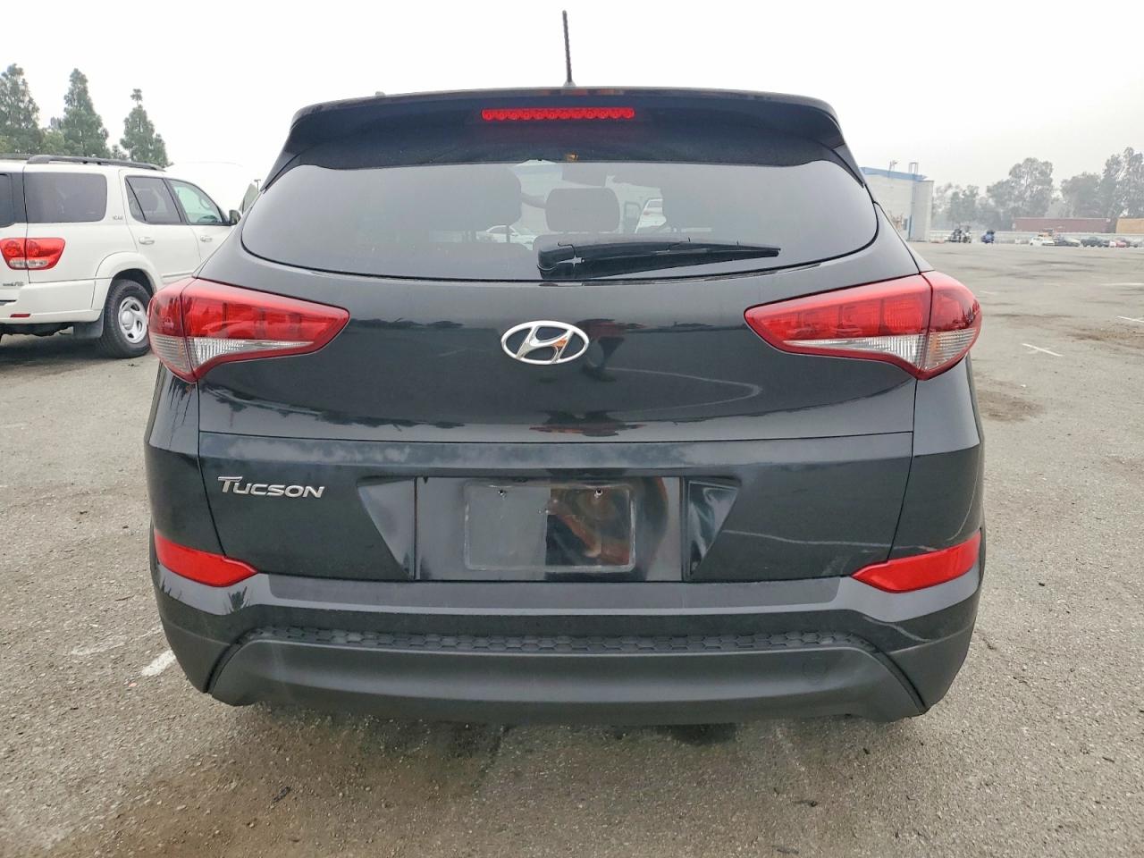 2018 HYUNDAI TUCSON SE photo 11