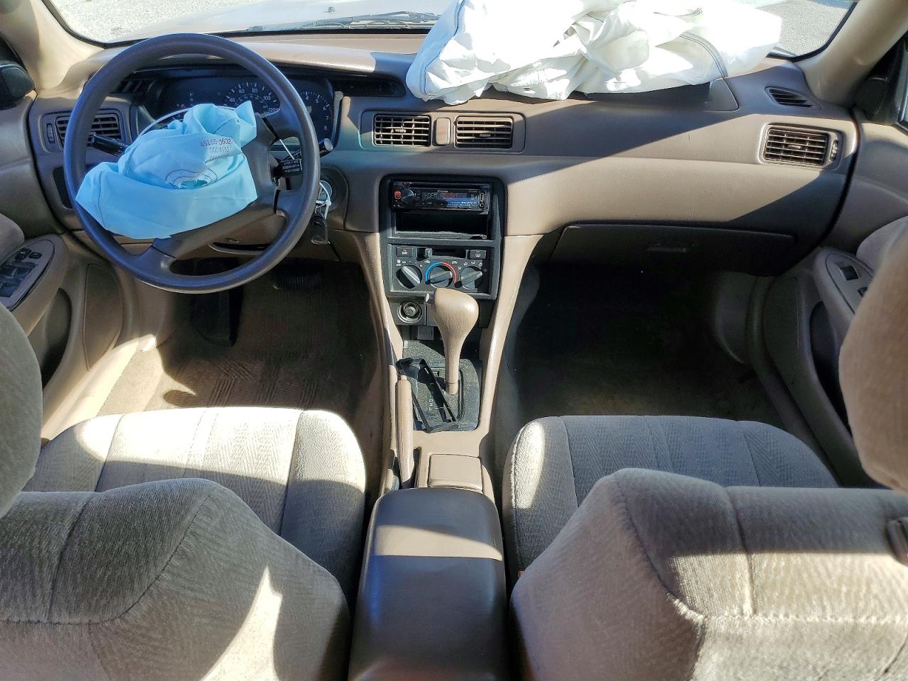 1997 TOYOTA CAMRY CE photo 8