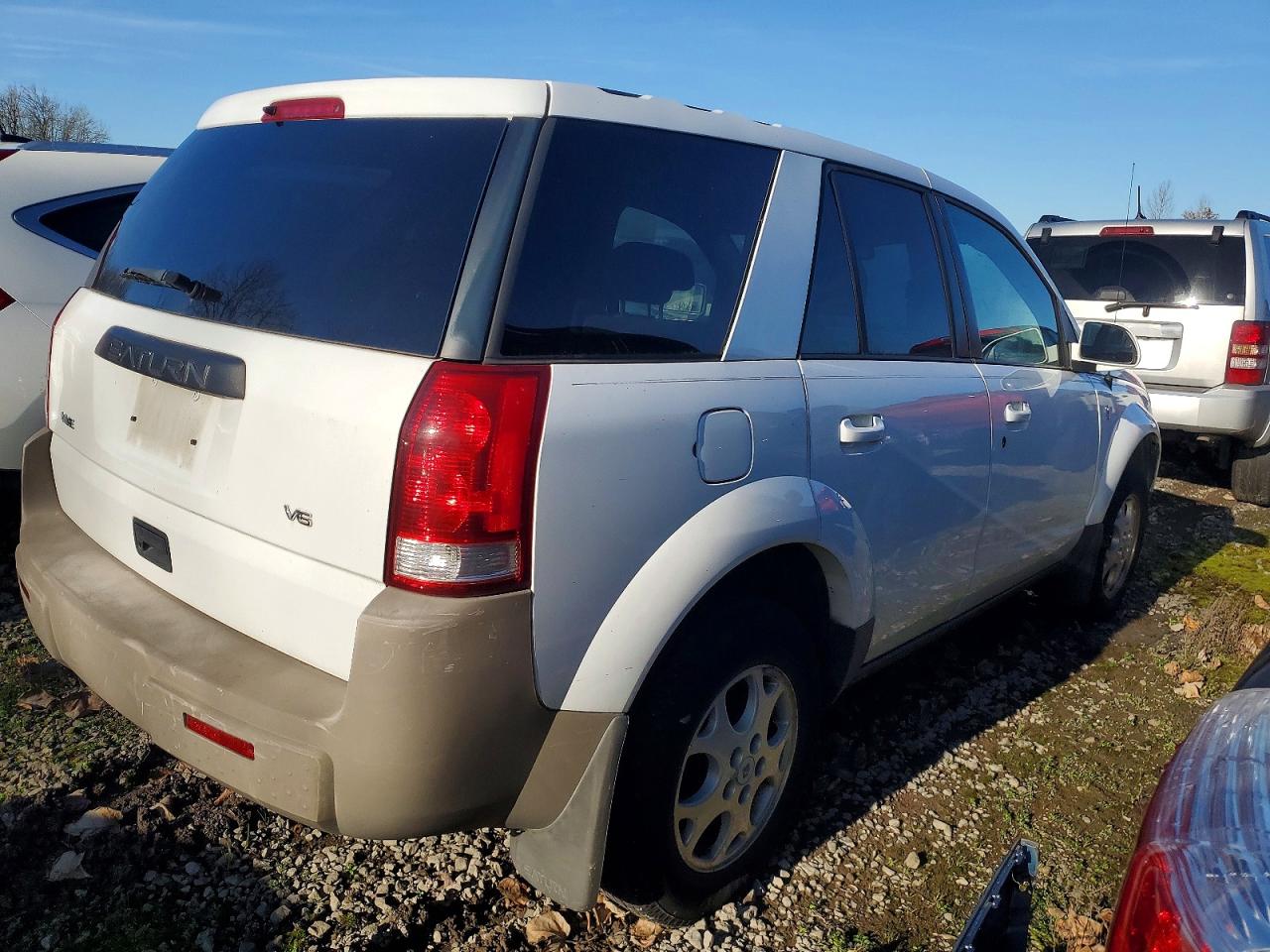 2005 SATURN VUE photo 3