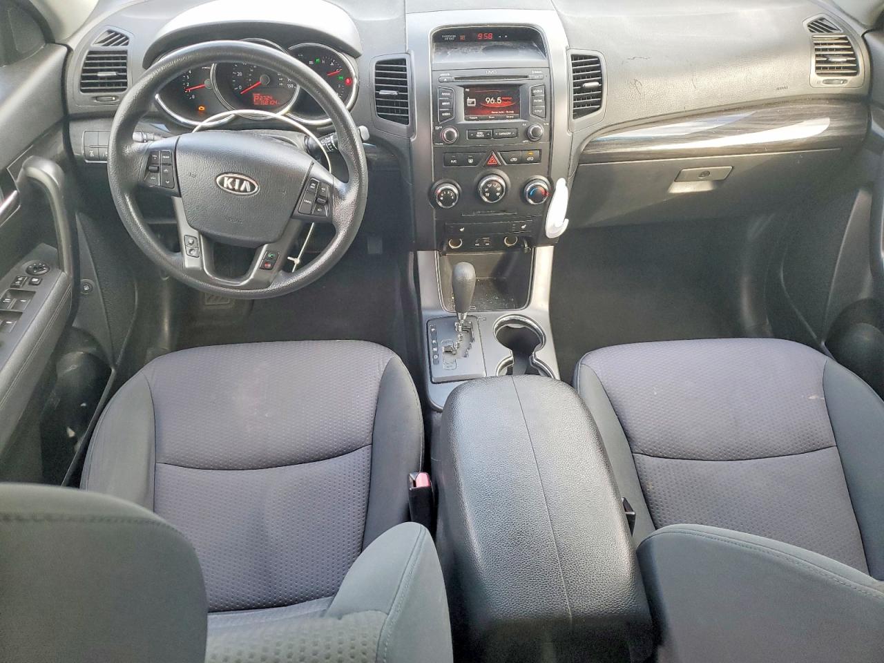 2013 KIA SORENTO LX photo 8